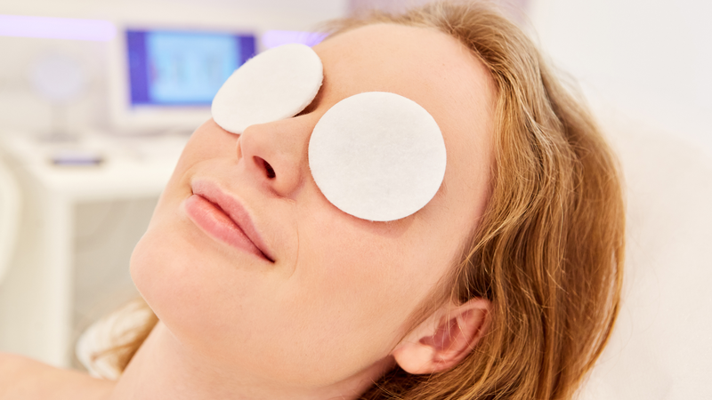 Phương pháp chườm nóng mắt có tác dụng gì?​2