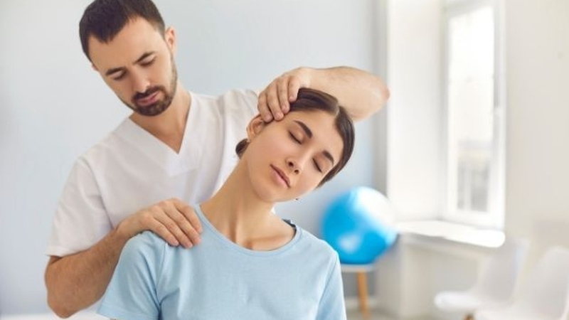 Phương pháp kéo giãn cột sống cổ và những điều cần biết 3