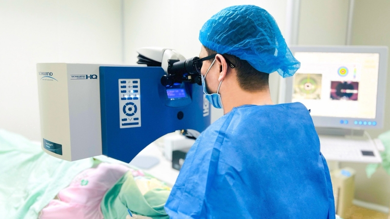 Phương pháp mổ cận SmartSurface không tạo vạt, không chạm 1