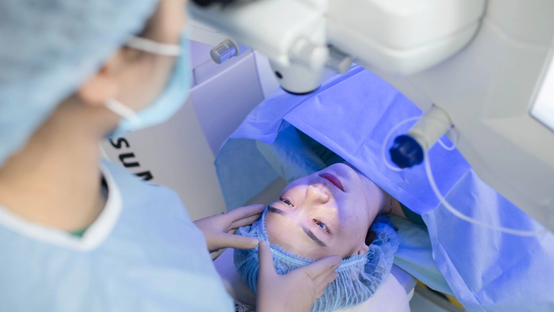 Phương pháp mổ cận SmartSurface không tạo vạt, không chạm 2