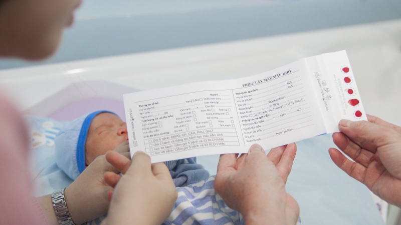 Phương pháp sàng lọc lấy máu gót chân xét nghiệm bệnh gì? 1