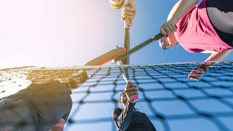 Luật chơi pickleball đơn giản, phù hợp với mọi đối tượng