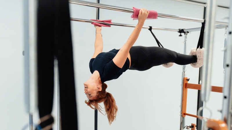 Pilates Cadillac cải thiện sự linh hoạt và dẻo dai của cơ thể