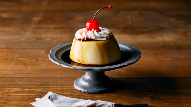 Pudding là một món tráng miệng nổi tiếng có nguồn gốc từ châu Âu, đặc biệt được ưa chuộng ở Anh, Pháp và Mỹ