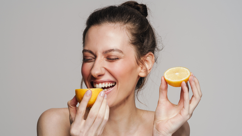 Vitamin C trong chanh đóng vai trò quan trọng trong quá trình tạo collagen