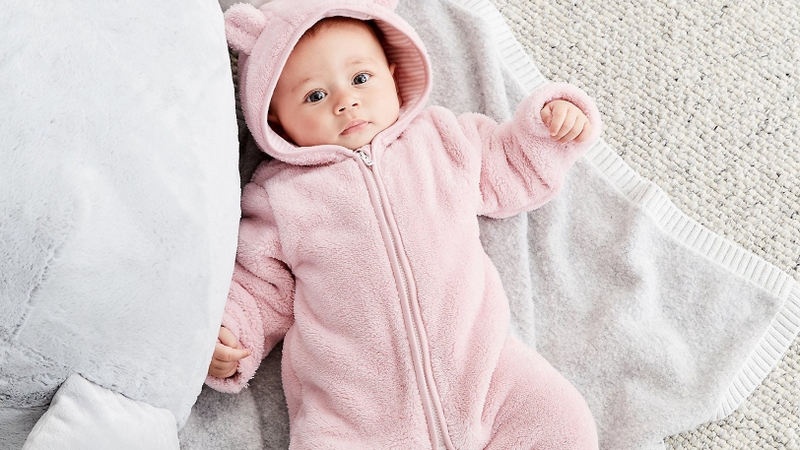 Quần áo cho trẻ sơ sinh 1 tháng tuổi và điều phụ huynh cần biết 4