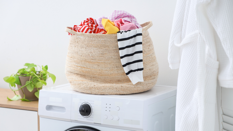 Quần áo mới mua về có nên giặt không để bảo vệ làn da khỏi các tác nhân gây kích ứng?