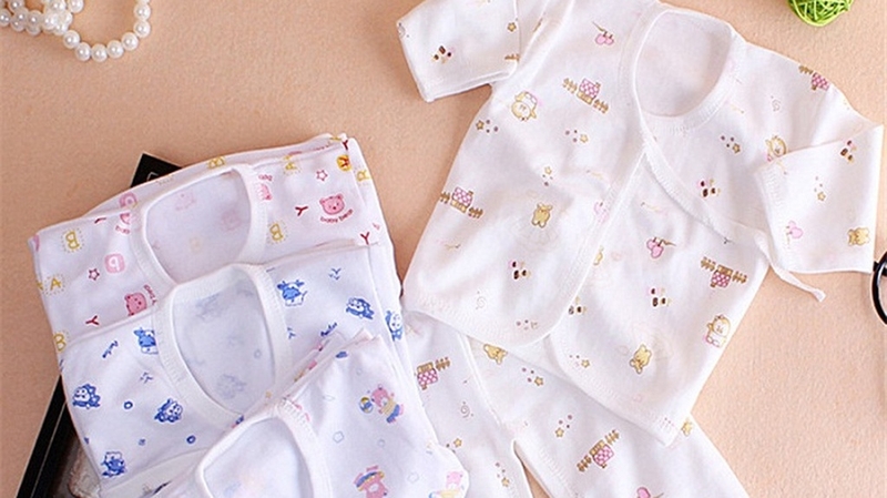 Quần áo trẻ sơ sinh: Lựa chọn loại vải an toàn và thoải mái cho bé yêu 1
