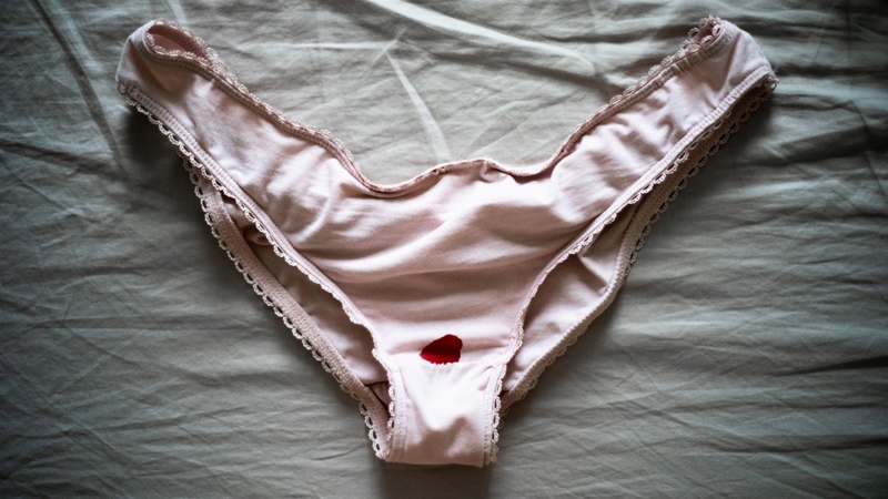 Quan hệ ra máu trước kỳ kinh nguyên nhân do đâu? 2