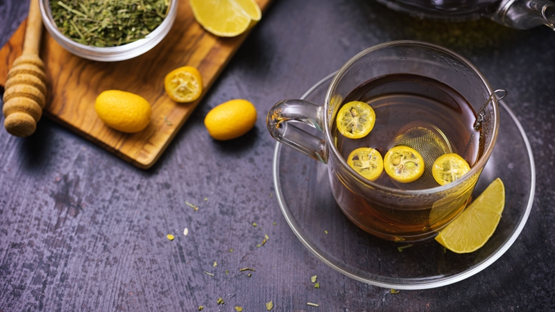 Trà quất có tác dụng thanh nhiệt, mát gan, hỗ trợ giải độc và làm dịu cơ thể