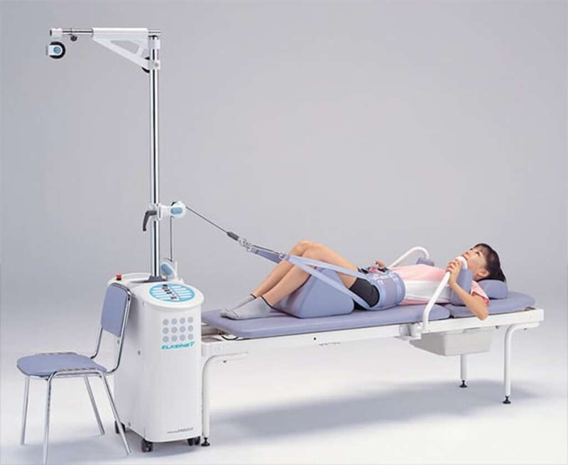 quy-trinh-keo-gian-cot-song-that-lung-ho-tro-chua-xuong-khop-hieu-qua 1.jpg