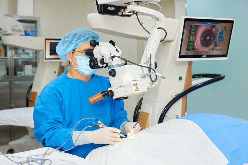 quy-trinh-phau-thuat-cat-dich-kinh-nhu-the-nao 2.jpg