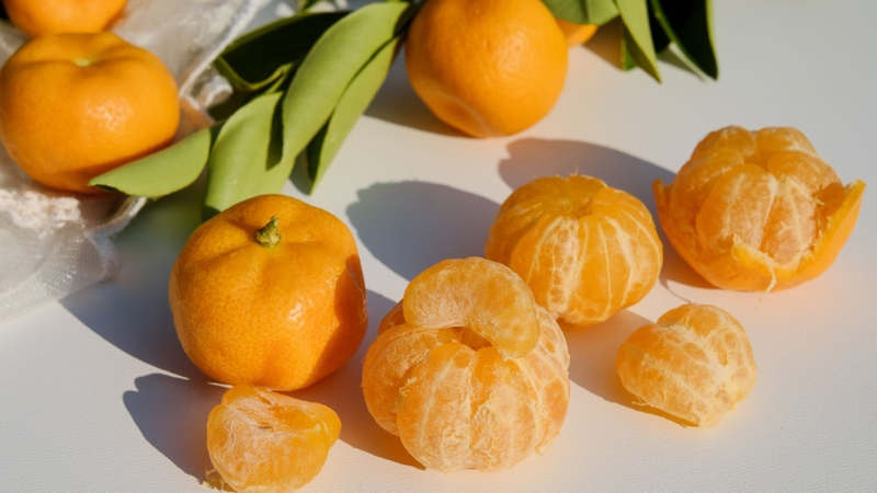 Quýt ít vitamin C hơn cam nhưng ngọt, dễ ăn, chứa nhiều flavonoid và carotenoid
