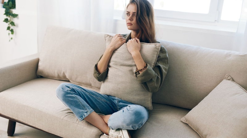 Ra mồ hôi chân nhiều có thể là biểu hiện của các vấn đề sức khỏe hoặc rối loạn sinh lý trong cơ thể