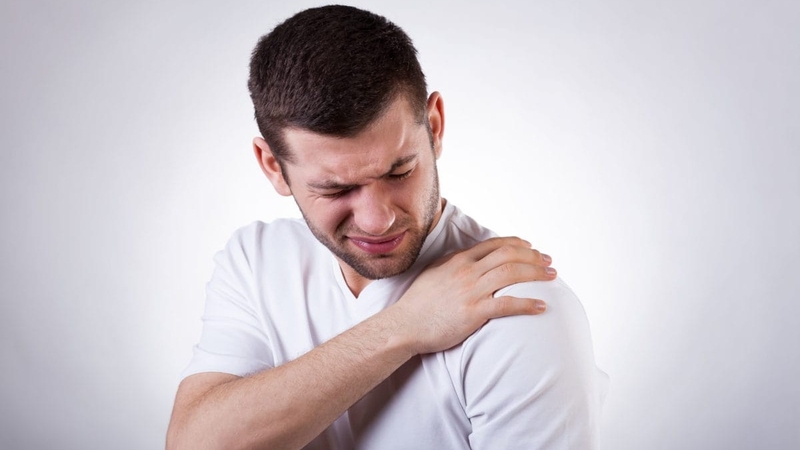 Rách cơ chóp xoay vai do nguyên nhân nào? Có nguy hiểm không? 3