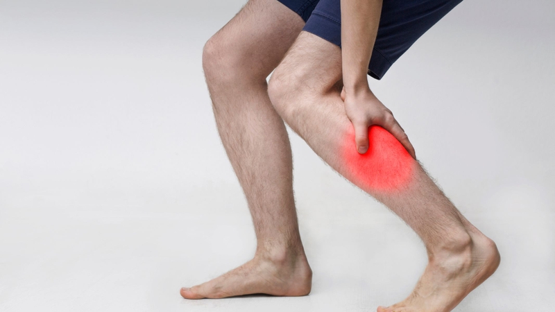 Người bệnh thường cảm thấy đau đột ngột sau chấn thương dây chằng