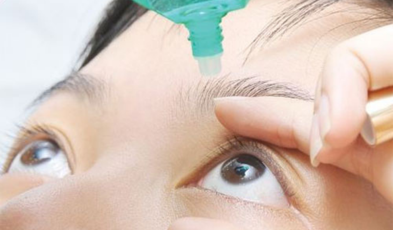 rách giác mạc nhỏ thuốc được không