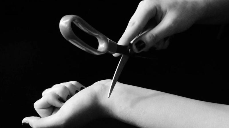 Rạch tay trầm cảm: Cách giải tỏa cảm xúc độc hại 1