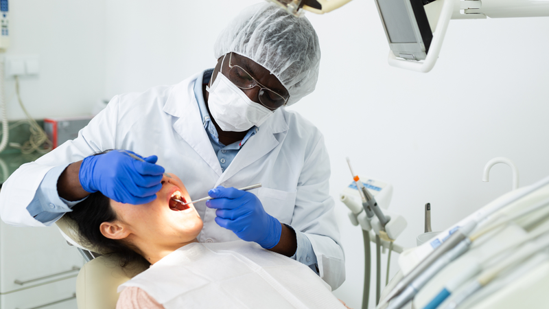 rang-moc-ngam-trong-xuong-co-nguy-hiem-khong-cach-xu-ly-rang-moc-ngam-trong-xuong 4.png