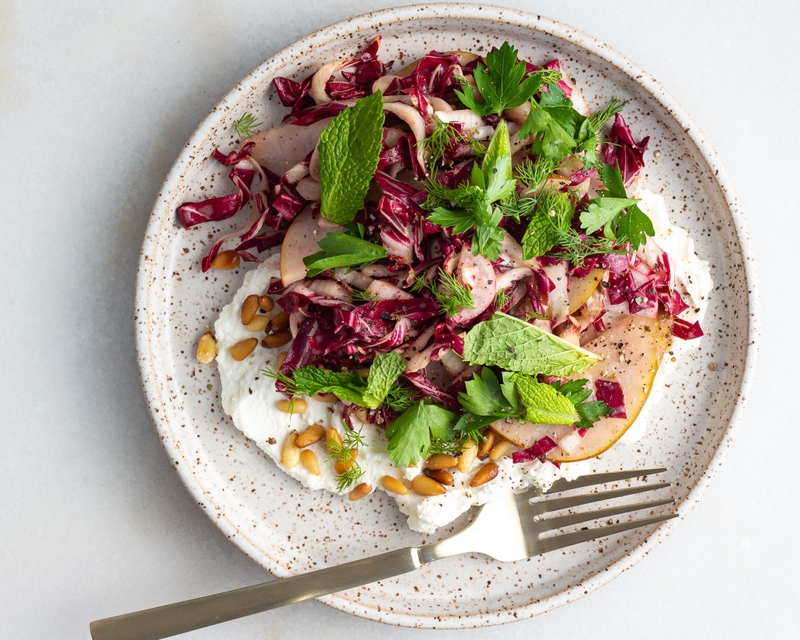 Rau diếp xoăn Radicchio có tác dụng gì? Chế biến thành món gì? 2