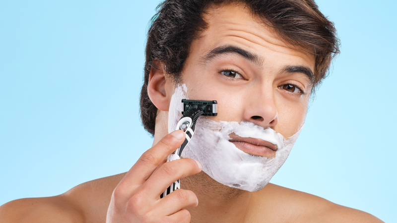 Việc chăm sóc da khi có râu quai nón rất quan trọng để tránh viêm nang lông