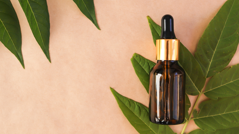 Khi mới bắt đầu sử dụng Retinol, bạn nên hạn chế kết hợp cùng lúc với các hoạt chất mạnh