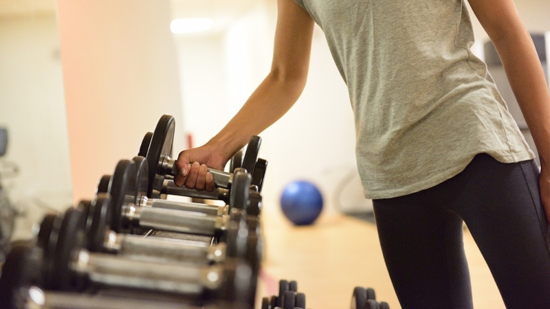 Reverse Curls là gì? Hướng dẫn tập đúng cách để phát triển cơ tay trước 1