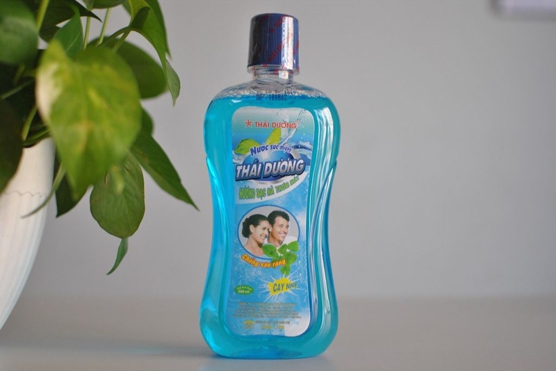 Review nước súc miệng trị hôi miệng Thái Dương hương bạc hà