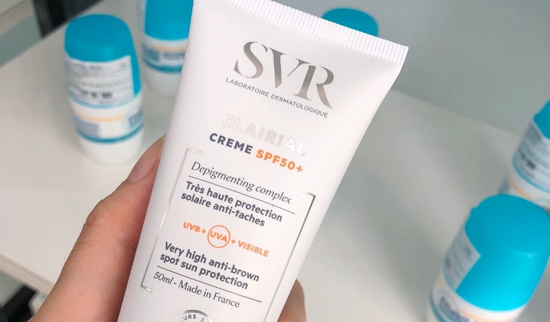 Review các loại kem chống nắng SVR cho da dầu mụn 2