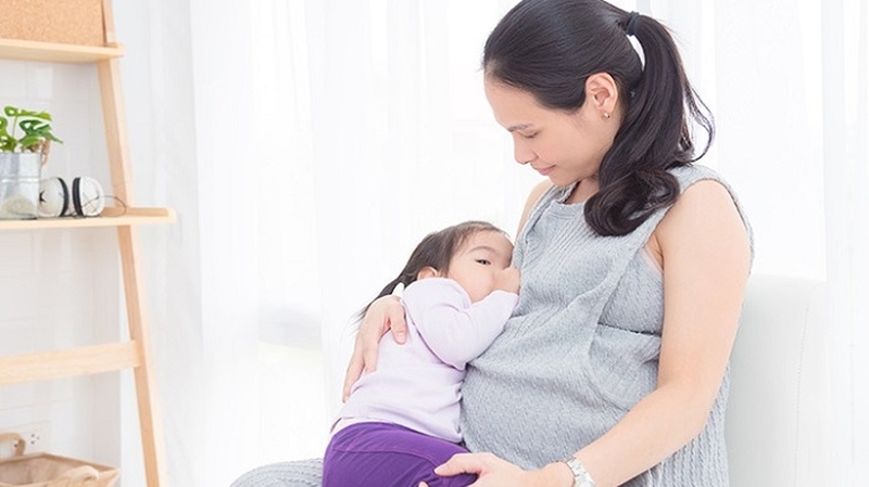 Phụ nữ có thai và trẻ em cần tham khảo ý kiến bác sĩ trước khi dùng Gentrisone