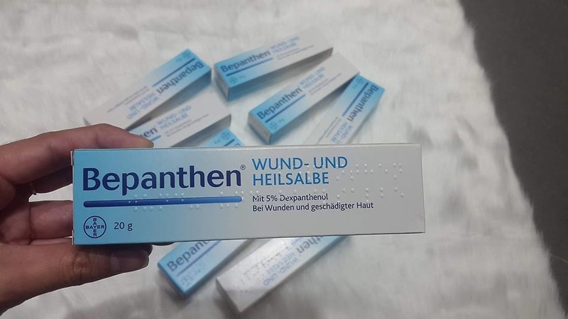 Bepanthen là thuốc gì? Bepanthen là thuốc mỡ bôi ngoài trị hăm tã