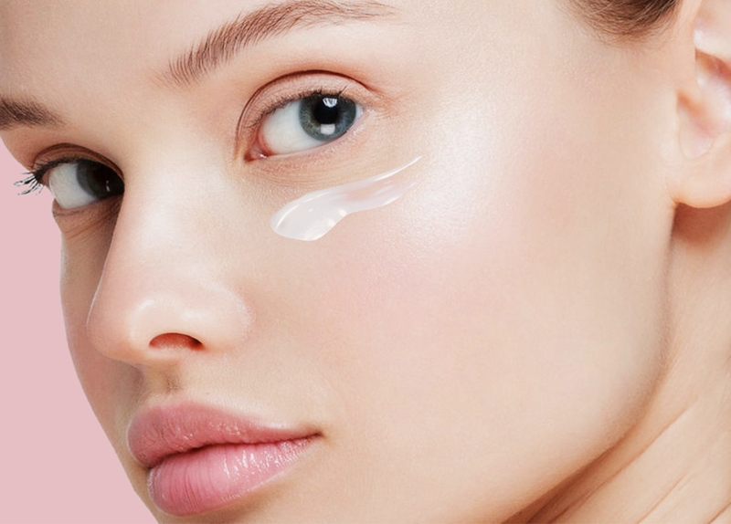 Kem dưỡng mắt Eucerin giúp lấp đầy nếp nhăn hiện có và ngăn ngừa nếp nhăn mới hình thành