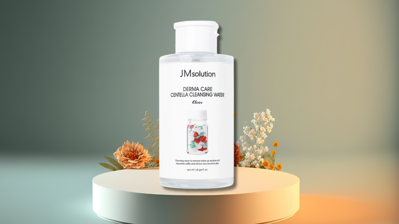 Nước tẩy trang JMSolution Derma Care Centella giúp loại bỏ lớp trang điểm và làm sạch da