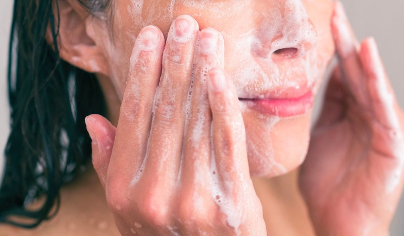 Review sữa rửa mặt svr cho da dầu mụn có thật sự tốt không? 3