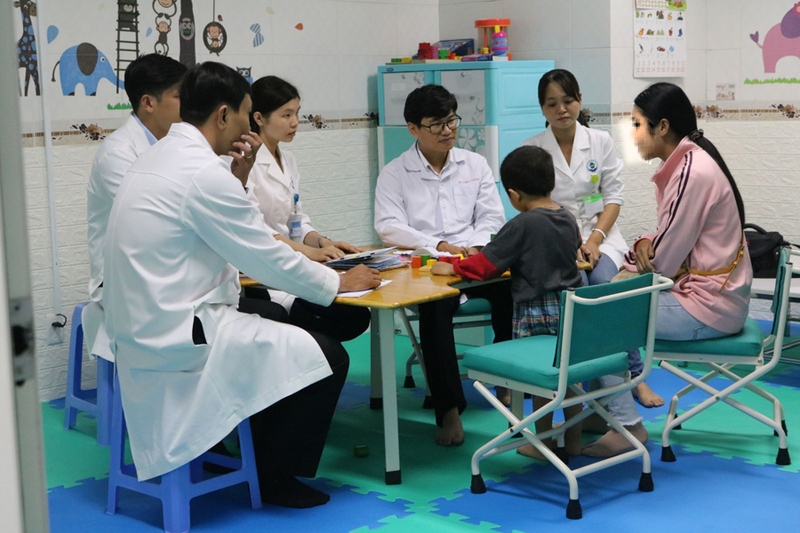 Tình hình rối loạn phổ tự kỷ ở Việt Nam? Bố mẹ cần làm gì để giúp trẻ? 2