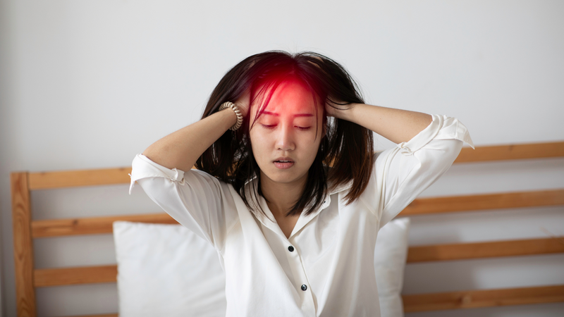 Migraine tiền đình khiến nhiều người trải qua cảm giác mất thăng bằng, đau nửa đầu