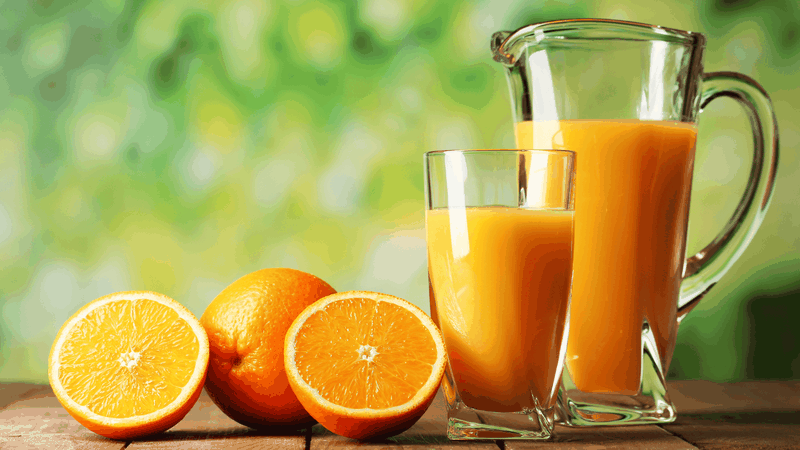 Nước cam nên uống tươi, không thêm nhiều đường để tránh tăng đường huyết và ảnh hưởng tới hệ thần kinh