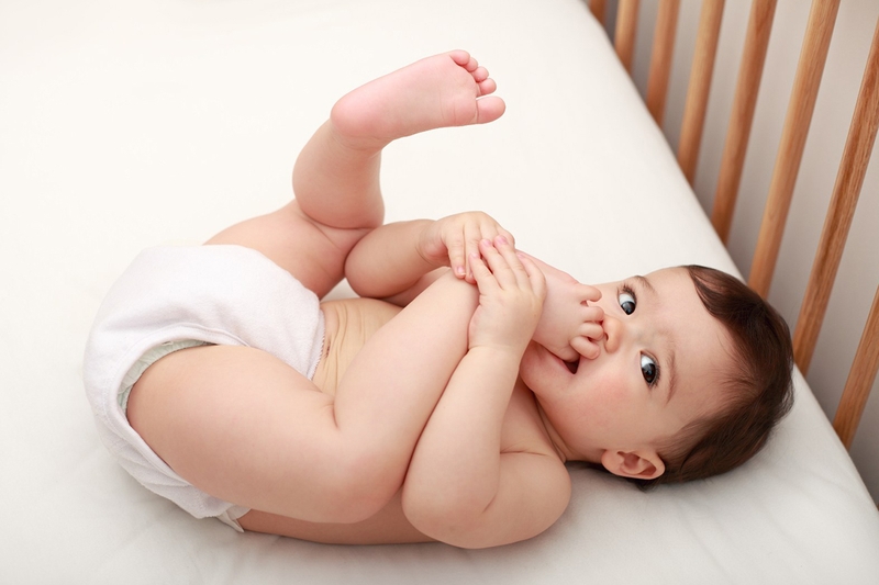 Rốn trẻ sơ sinh bị ướt là do đâu và nên xử lý như thế nào?