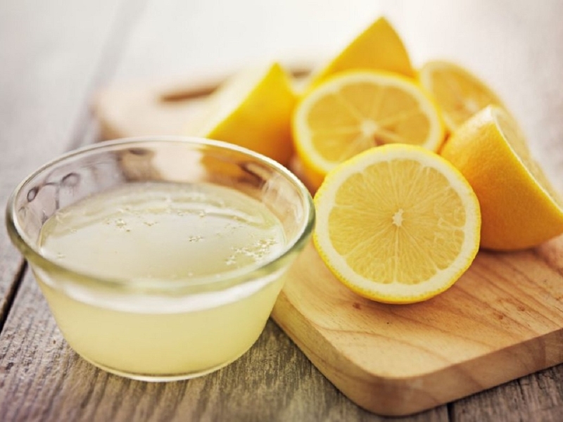 Sử dụng chanh để rửa mặt giúp làm sạch sâu, cải thiện tình trạng mụn đầu đen hiệu quả