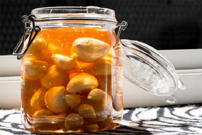 Lưu ý khi ngâm và sử dụng rượu tỏi mật ong