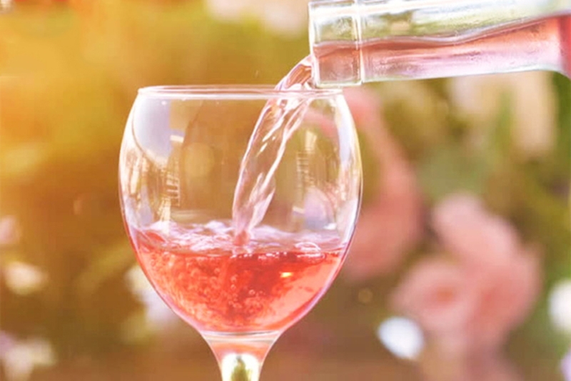 ruou-vang-mo-nap-de-duoc-trong-bao-lau 3.jpg