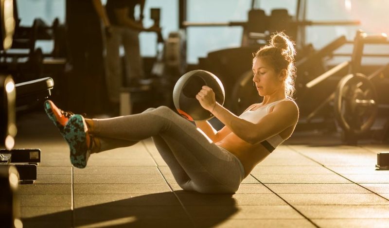 Russian twist là gì? Cách tập russian twist đúng chuẩn 3