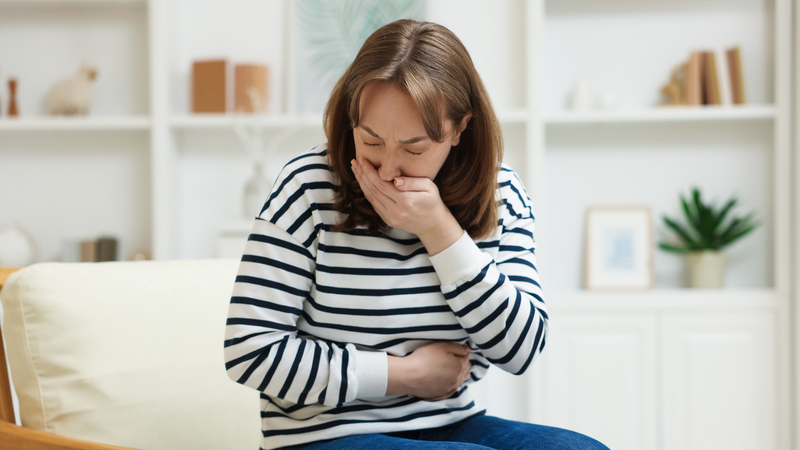 Ngộ độc thực phẩm do vi khuẩn Bacillus cereus thường có biểu hiện nôn và tiêu chảy