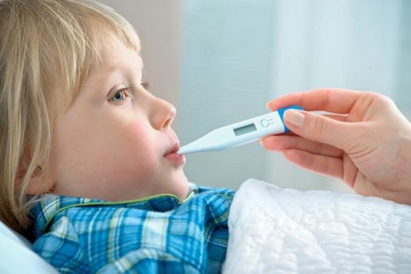 Sai lầm khiến trẻ bị sốt virus trở nặng
