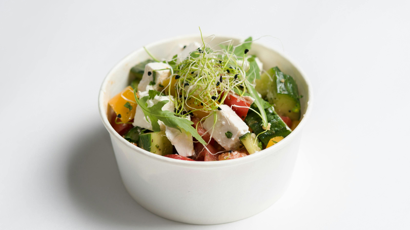 Salad Địa Trung Hải hỗ trợ kiểm soát cân nặng hiệu quả