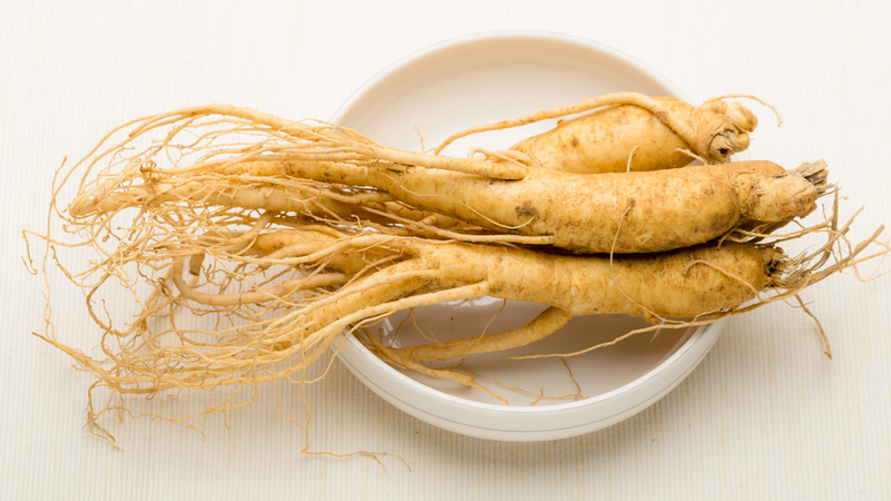 Vỏ củ sâm cao ly có màu vàng ngà hoặc trắng sữa, bề mặt có các vân ngang và mùi thơm đặc trưng