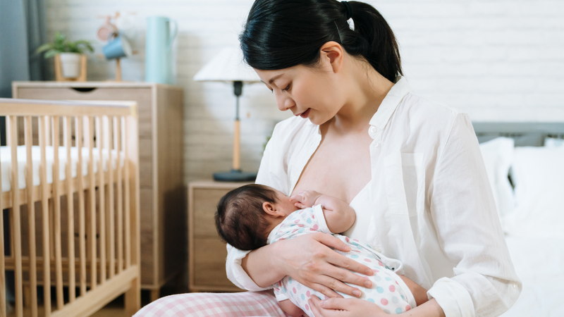 Phụ nữ đang mang thai hoặc cho con bú cần tuyệt đối tránh xa rượu sâm đại hành