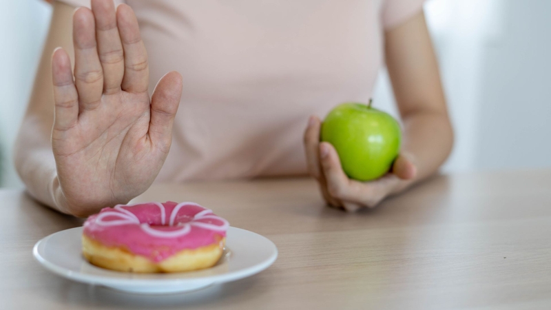 Hạn chế bỏ bữa sáng, ăn ngũ cốc đóng gói nhiều đường hay cà phê sữa béo