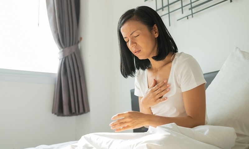 Sáng ngủ dậy bị nhói tim do đâu? 1