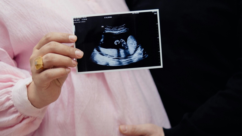 Axit folic (vitamin B9) đóng vai trò đặc biệt quan trọng trong 3 tháng đầu thai kỳ